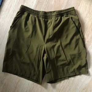 Lululemon Pacebreaker short 9” XL lined green